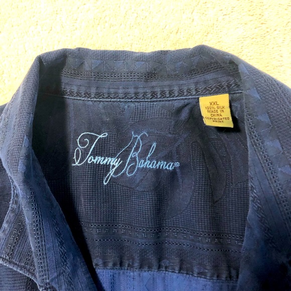 Tommy Bahama 100% Silk Short Sleeve Size XXL Dark Blue - Picture 2 of 3